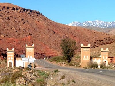 Porte de la Province d'Ouarzazate sur la route de retour du circuit 4x4 Marrakech
